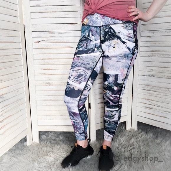Layer 8 | Marble Printed Legging - Picture 3 of 4